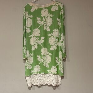 Sully Bonnelly vintage Floral Green and Cream Women's dress with lace trim